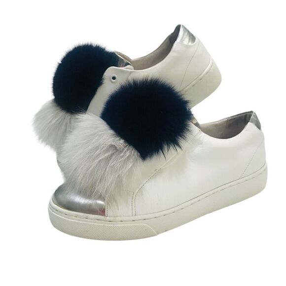 Here Now Fox Pom Pom Sneakers Platform Shoes Slip On Size 6.5 White Leather - Picture 2 of 16
